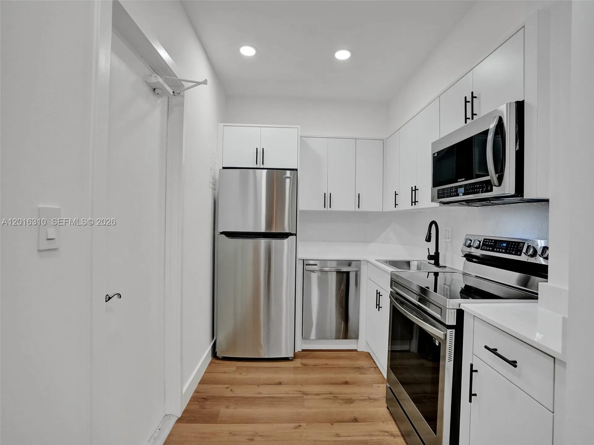 2426 SE 17th Street Fort Lauderdale FL 33316