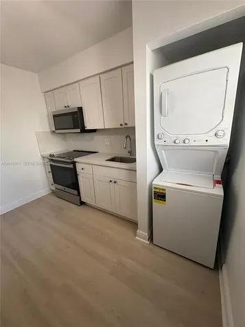 3581 SW 17th Street Miami FL 33145