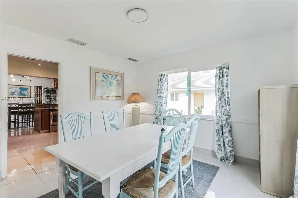633 N Crescent Drive Hollywood FL 33021