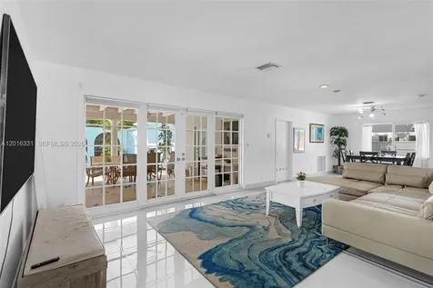 633 N Crescent Drive Hollywood FL 33021