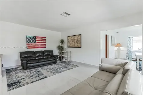 633 N Crescent Drive Hollywood FL 33021