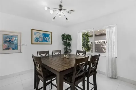 633 N Crescent Drive Hollywood FL 33021