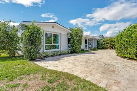 633 N Crescent Drive Hollywood FL 33021