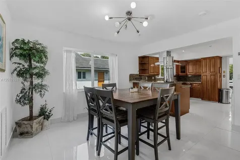 633 N Crescent Drive Hollywood FL 33021