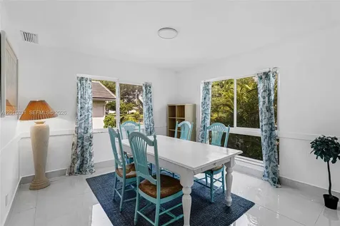 633 N Crescent Drive Hollywood FL 33021