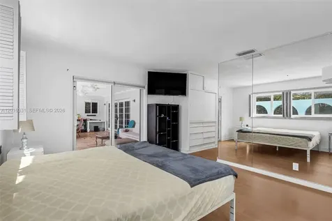 633 N Crescent Drive Hollywood FL 33021