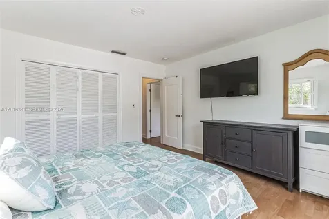 633 N Crescent Drive Hollywood FL 33021