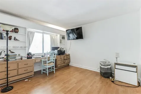 633 N Crescent Drive Hollywood FL 33021