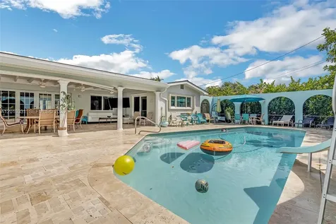 633 N Crescent Drive Hollywood FL 33021