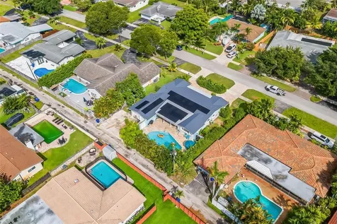 633 N Crescent Drive Hollywood FL 33021