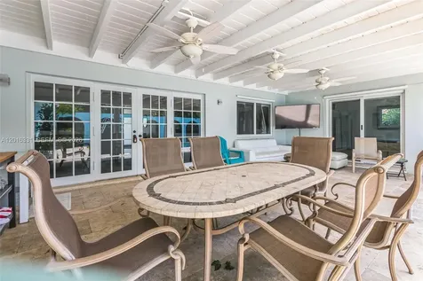 633 N Crescent Drive Hollywood FL 33021