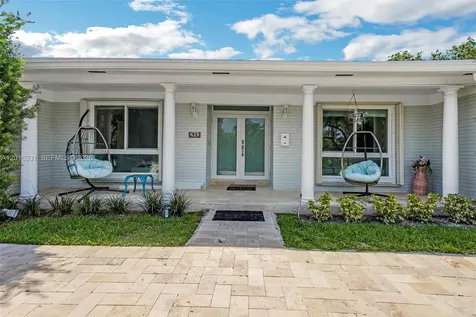 633 N Crescent Drive Hollywood FL 33021