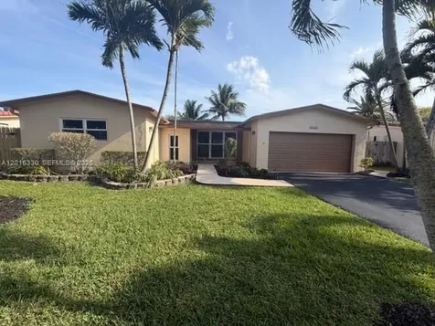 10524 NW 4th Street Plantation FL 33324