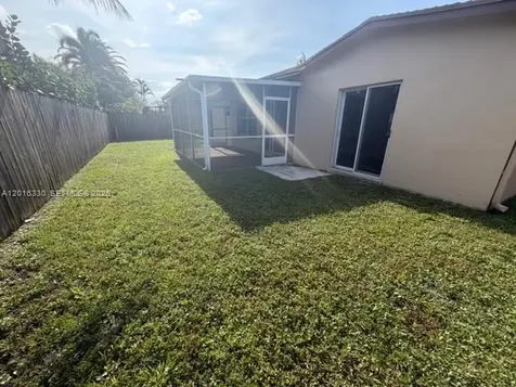 10524 NW 4th Street Plantation FL 33324