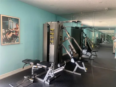 17901 NW 68th Avenue Hialeah FL 33015