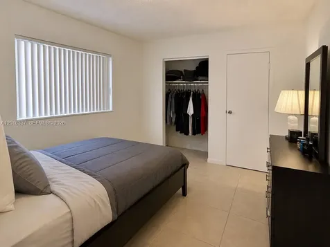 17901 NW 68th Avenue Hialeah FL 33015