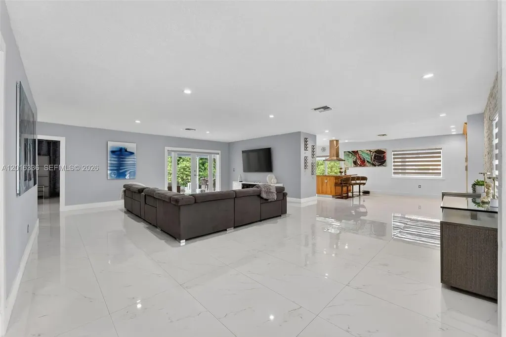 2918 Cleveland Street Hollywood FL 33020