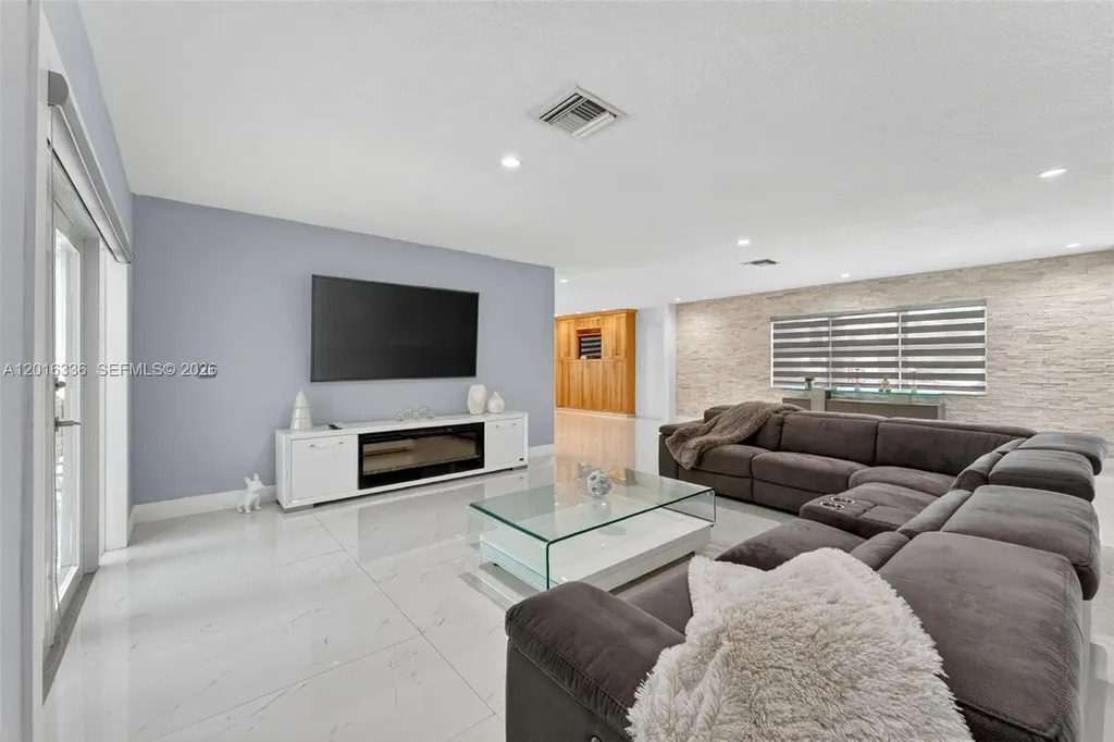 2918 Cleveland Street Hollywood FL 33020