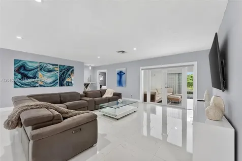 2918 Cleveland Street Hollywood FL 33020