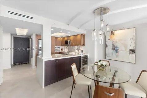 2555 Collins Avenue Miami Beach FL 33140