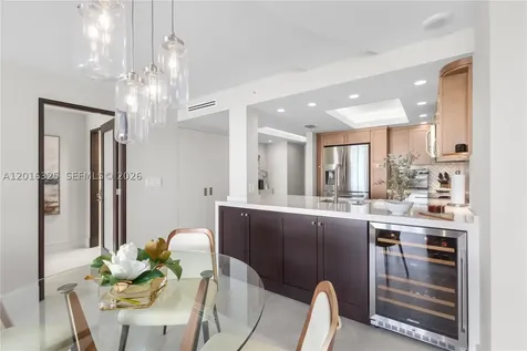 2555 Collins Avenue Miami Beach FL 33140