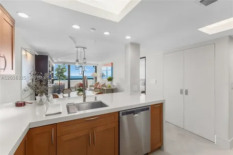 2555 Collins Avenue Miami Beach FL 33140