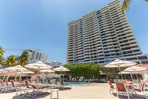 2555 Collins Avenue Miami Beach FL 33140
