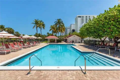 2555 Collins Avenue Miami Beach FL 33140
