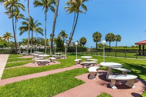 2555 Collins Avenue Miami Beach FL 33140
