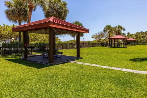 2555 Collins Avenue Miami Beach FL 33140