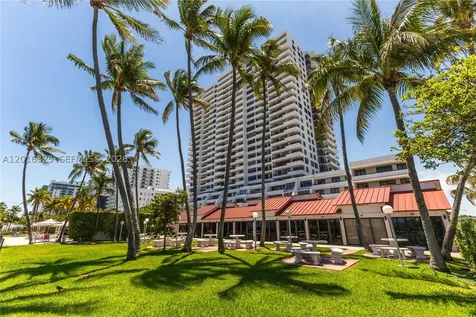 2555 Collins Avenue Miami Beach FL 33140