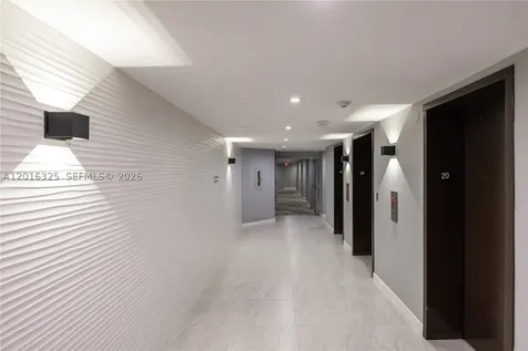 2555 Collins Avenue Miami Beach FL 33140