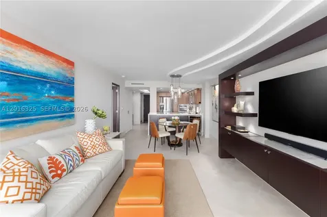 2555 Collins Avenue Miami Beach FL 33140