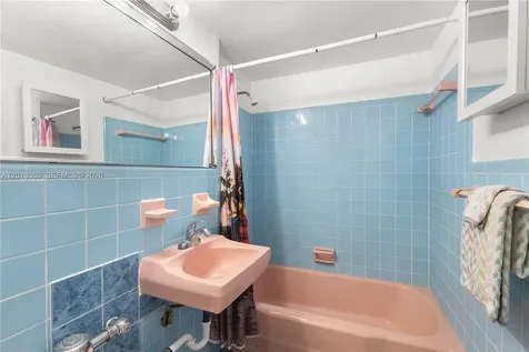 255 W 24th Street Miami Beach FL 33140