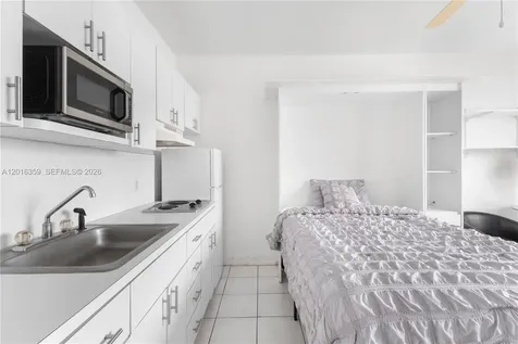 255 W 24th Street Miami Beach FL 33140