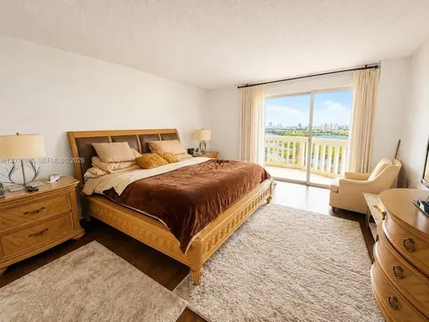 2000 Island Boulevard Aventura FL 33160