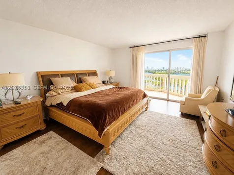2000 Island Boulevard Aventura FL 33160