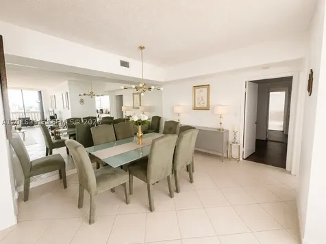2000 Island Boulevard Aventura FL 33160