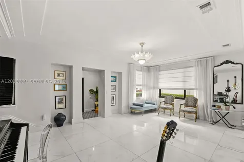 3420 Sheridan Avenue Miami Beach FL 33140