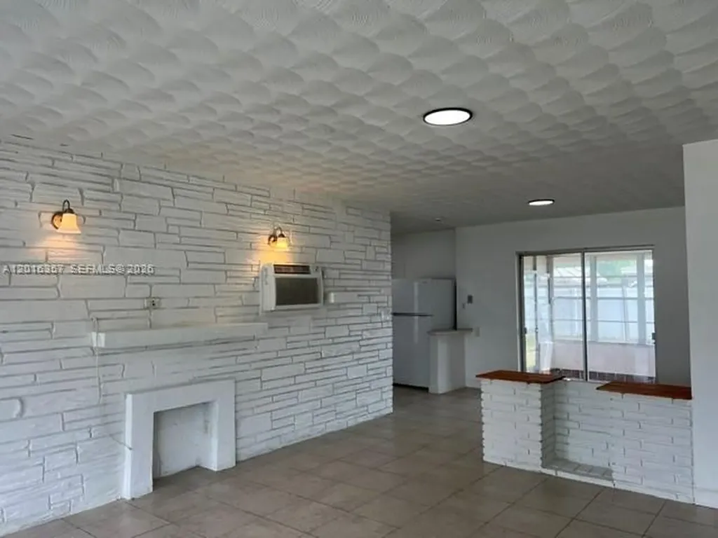 2201 N 57th Avenue Hollywood FL 33021