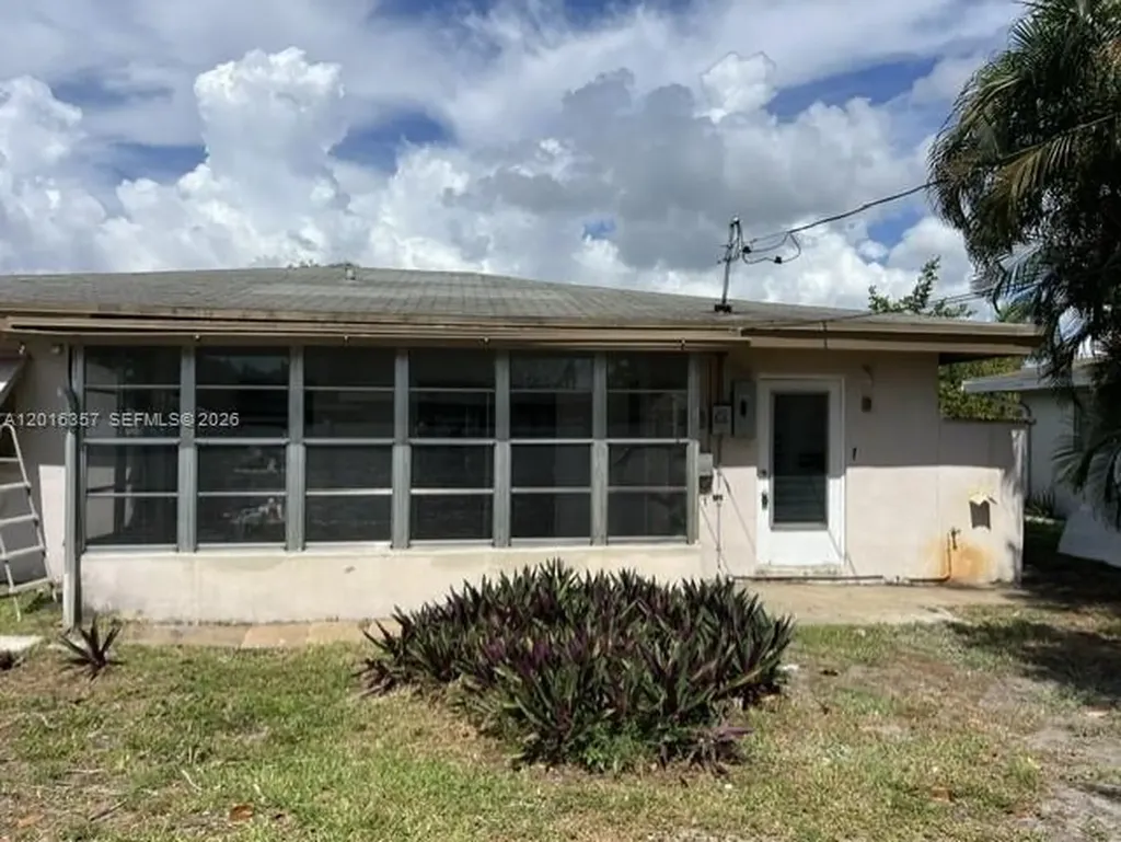 2201 N 57th Avenue Hollywood FL 33021