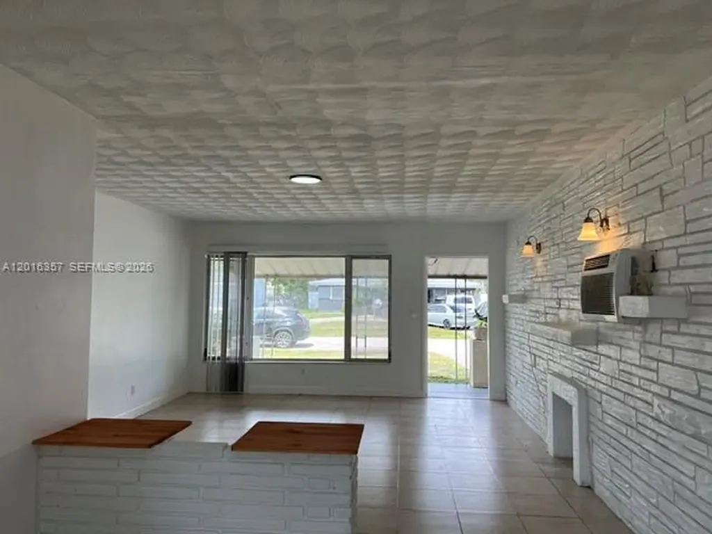 2201 N 57th Avenue Hollywood FL 33021