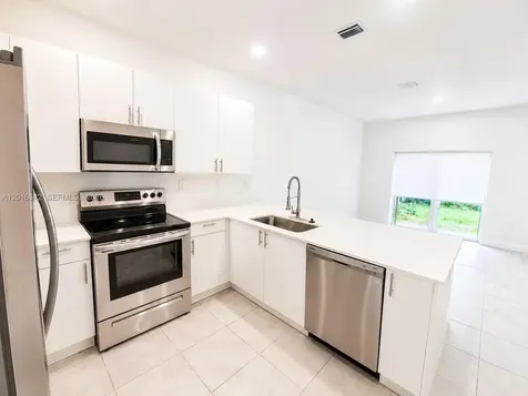 1050 SE 26th Terrace Homestead FL 33035