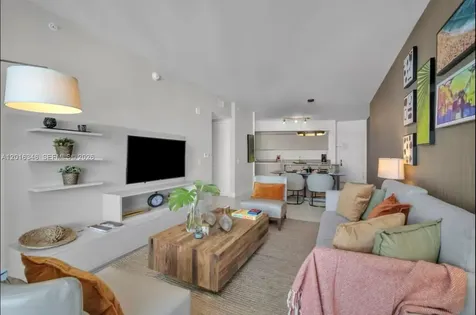 4111 S Ocean Drive Hollywood FL 33019