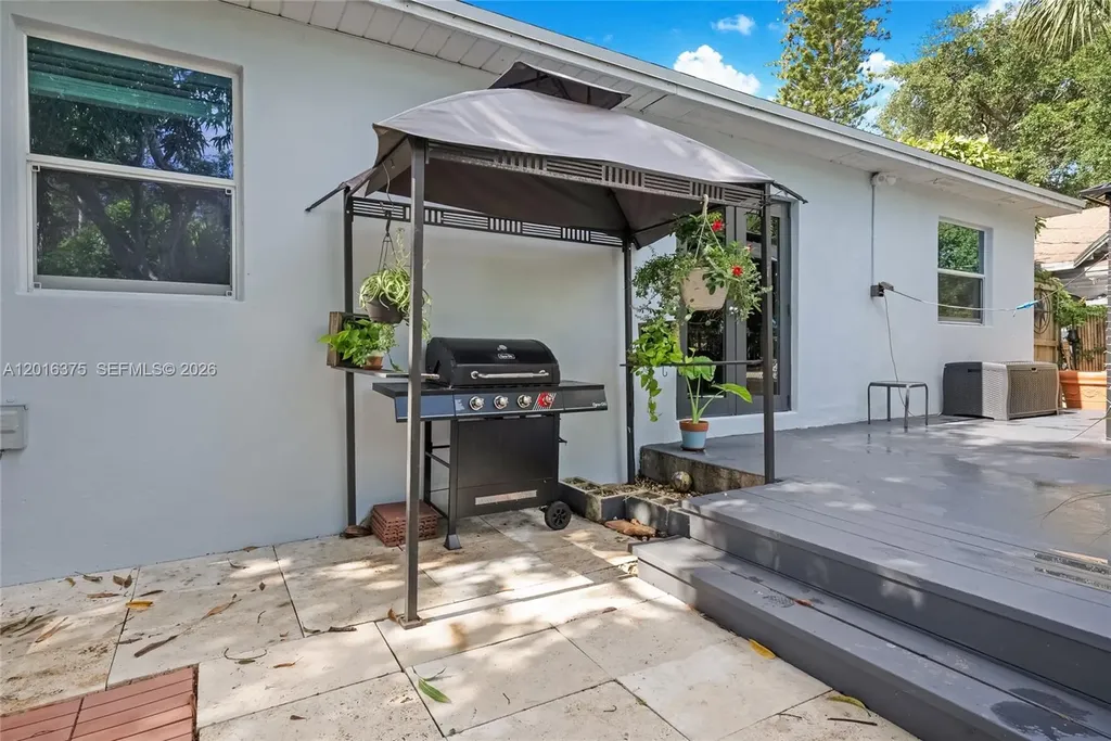 2747 Dewey Street Hollywood FL 33020