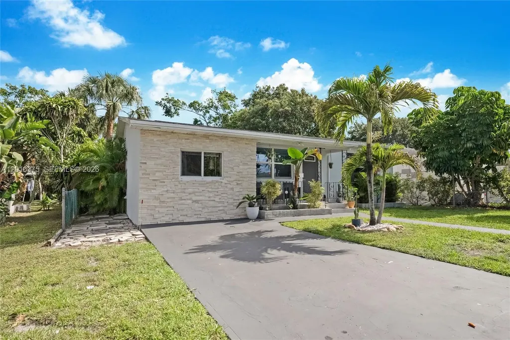 2747 Dewey Street Hollywood FL 33020