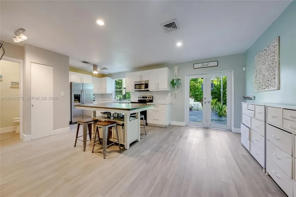 2747 Dewey Street Hollywood FL 33020