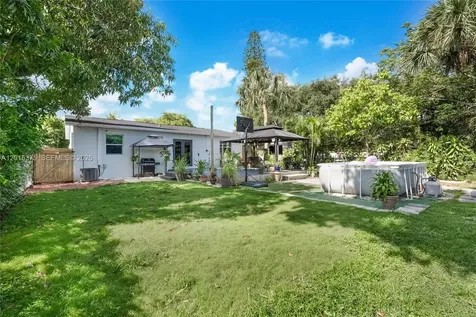 2747 Dewey Street Hollywood FL 33020