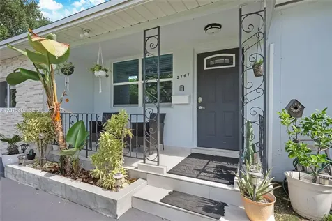 2747 Dewey Street Hollywood FL 33020