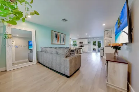 2747 Dewey Street Hollywood FL 33020